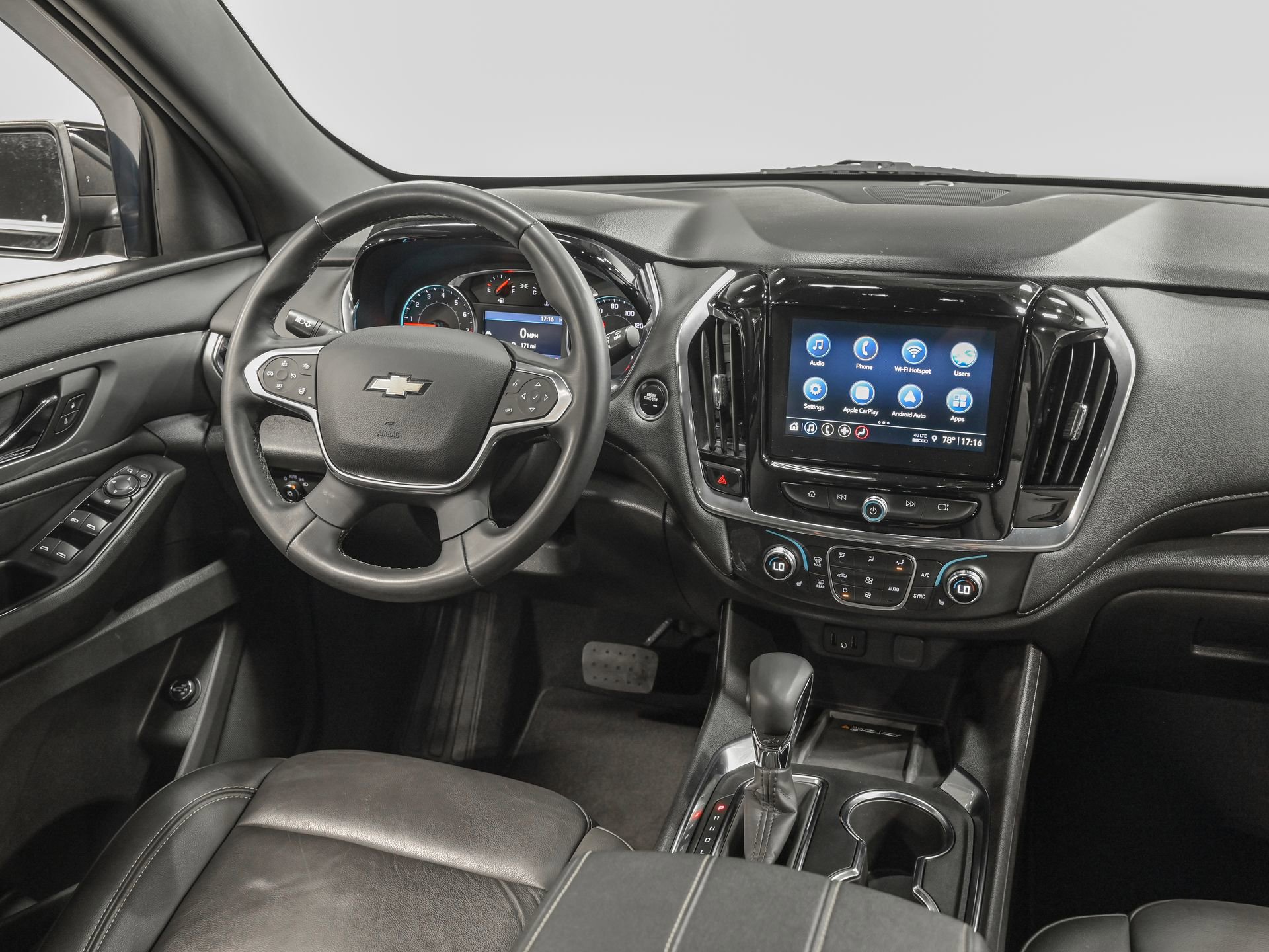 Used 2023 Chevrolet Traverse LT AWD/4WD image 29