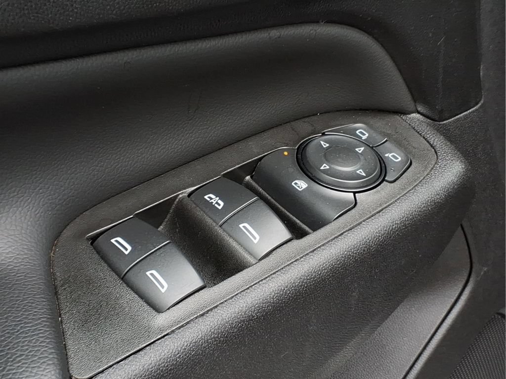 Used 2024 Chevrolet Equinox LT FWD image 19