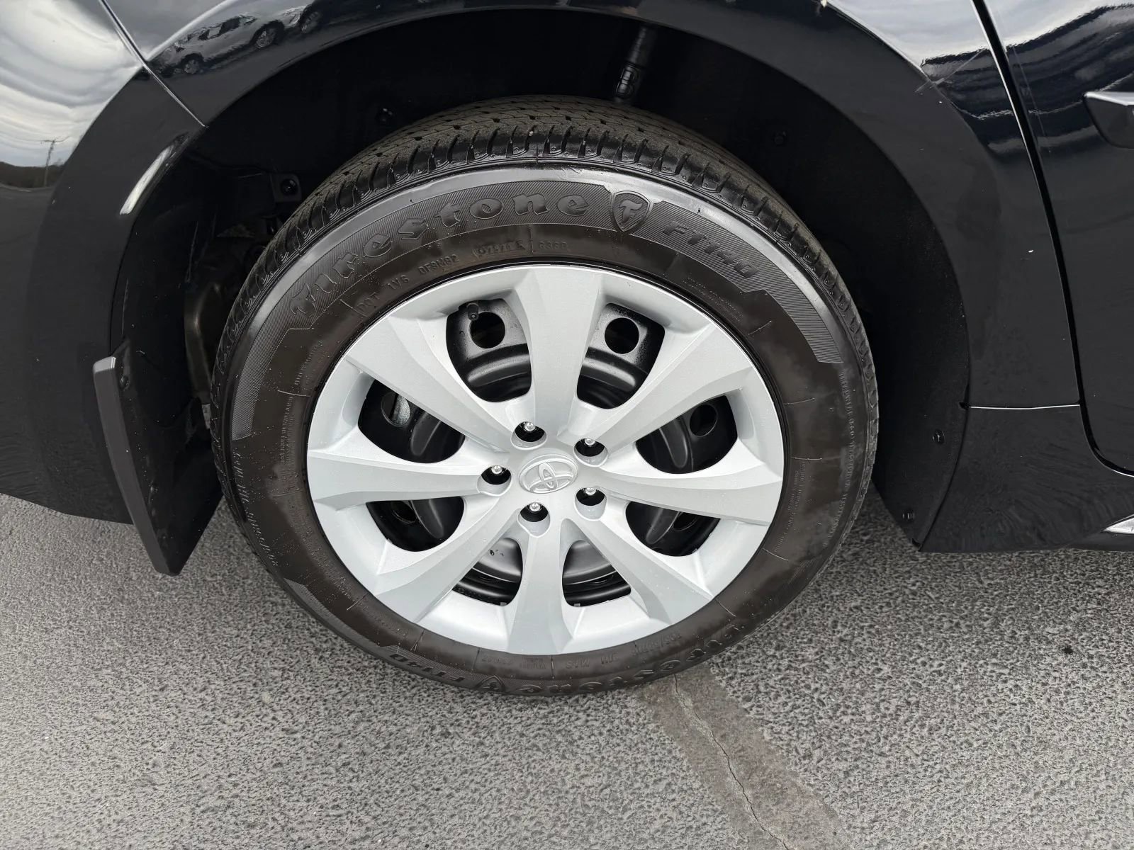 Used 2024 Toyota Corolla LE image 16