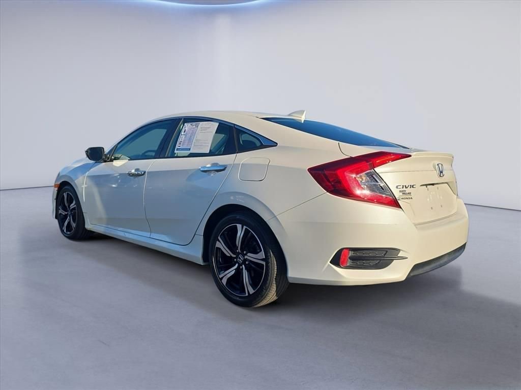 Used 2017 Honda Civic Touring image 3