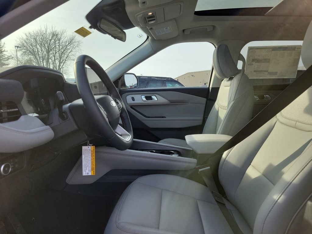 New 2026 Ford Explorer Active w/ Active Comfort Package image 16