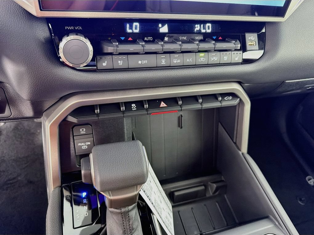 New 2026 Toyota Tundra Limited AWD/4WD image 19