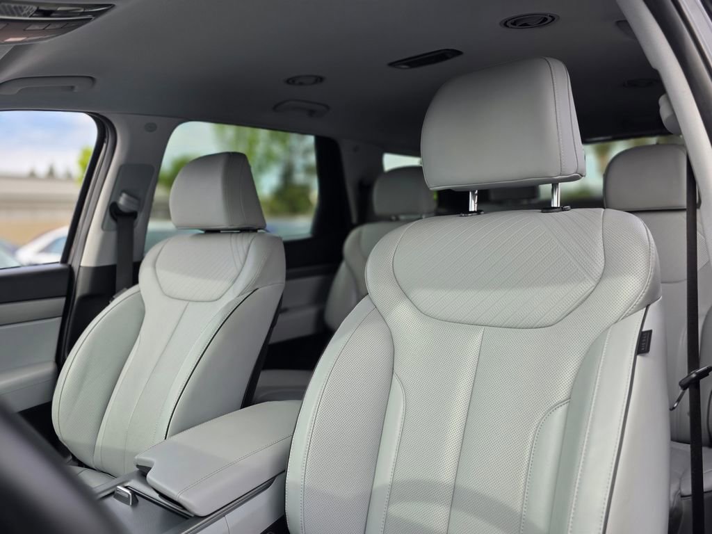 Used 2025 Hyundai Palisade SEL FWD image 15