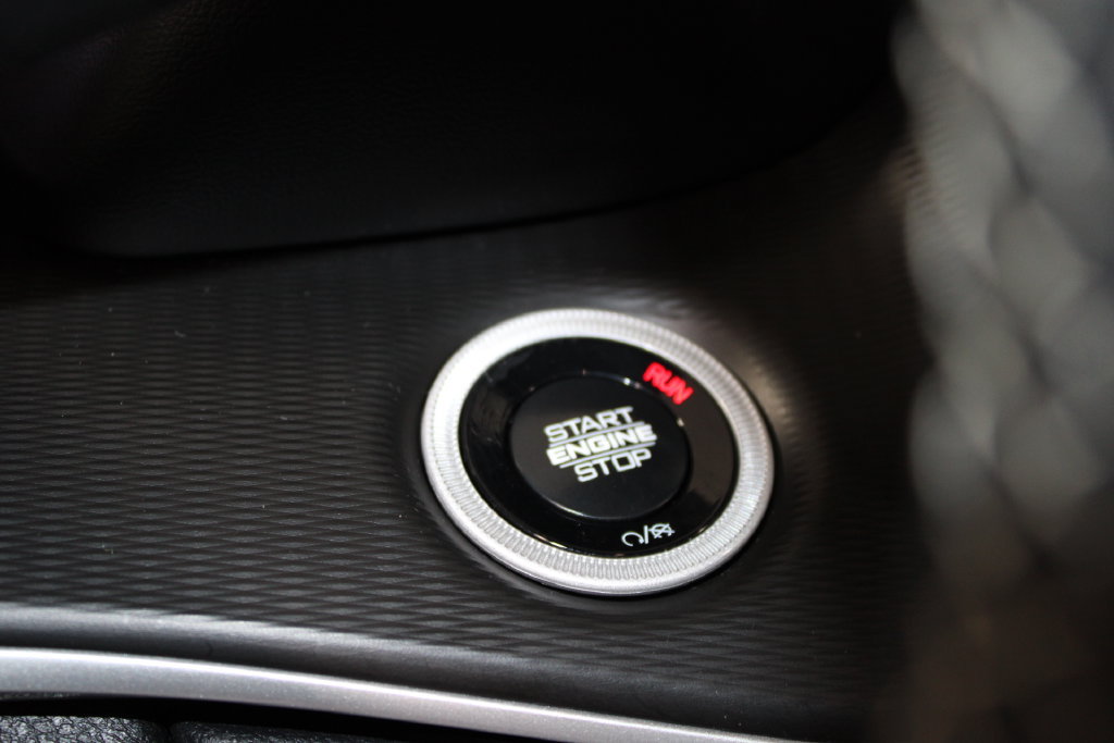 Used 2025 Jeep Grand Cherokee Altitude AWD/4WD image 39