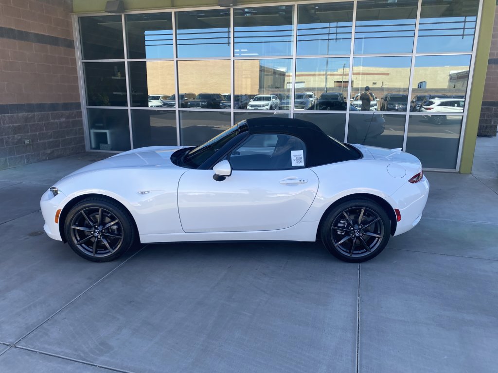 Used 2022 MAZDA MX-5 Miata Grand Touring w/ Weather Package image 2