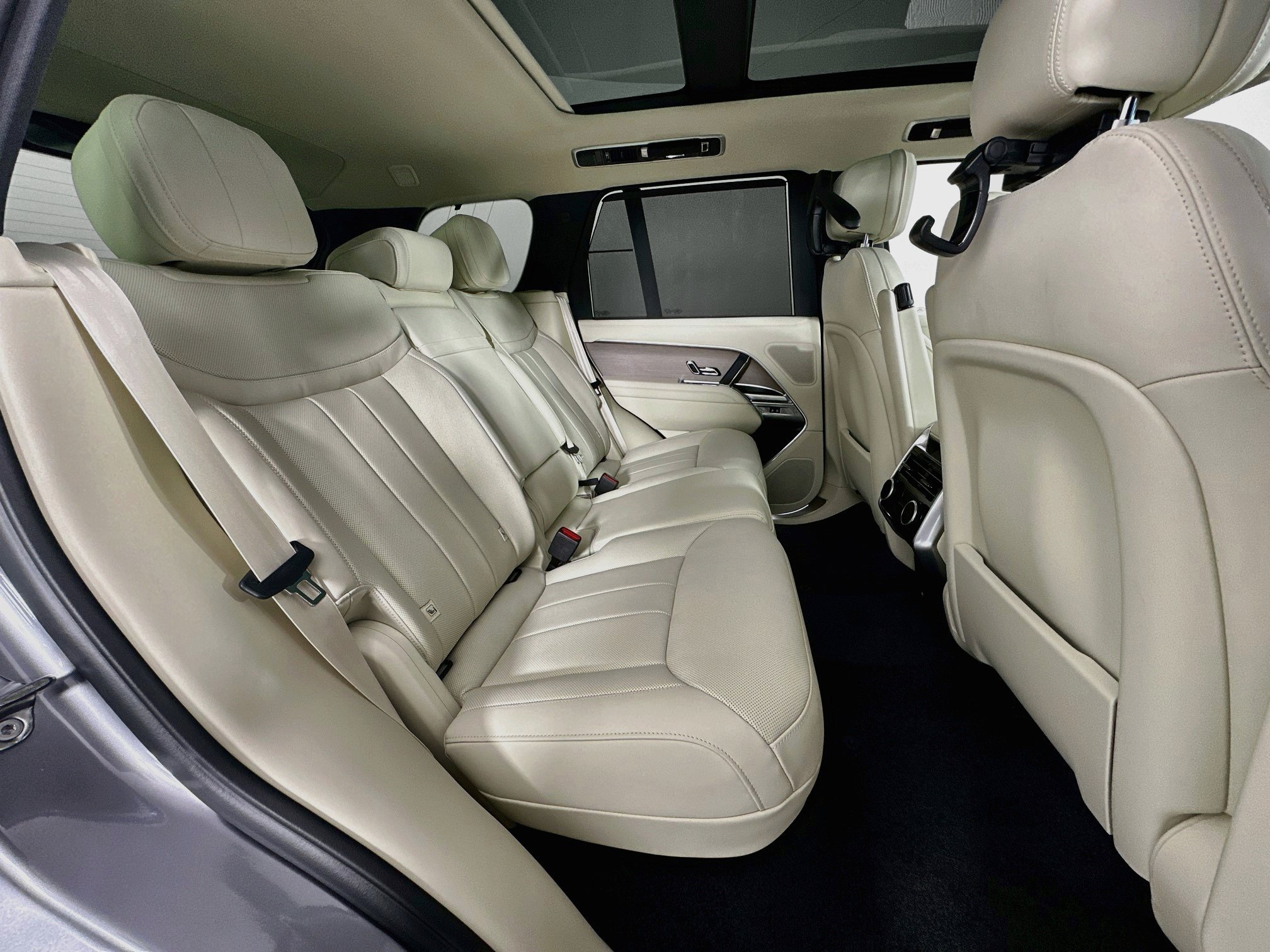 New 2026 Land Rover Range Rover SE AWD/4WD image 24