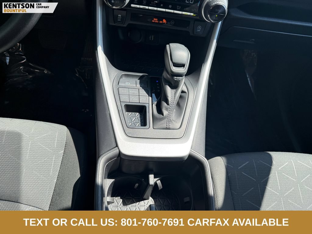 Used 2025 Toyota RAV4 XLE AWD/4WD image 22