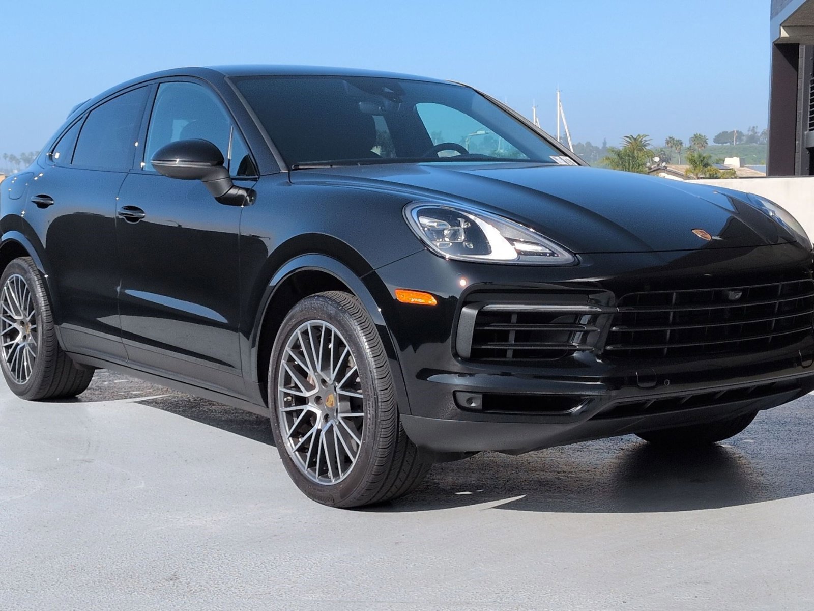 Certified 2023 Porsche Cayenne Platinum Edition w/ Premium Package image 7
