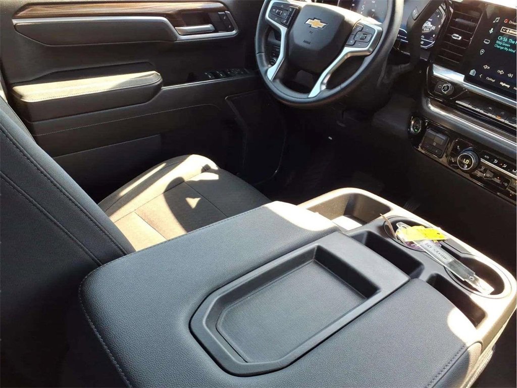 Used 2025 Chevrolet Silverado 1500 LT image 9