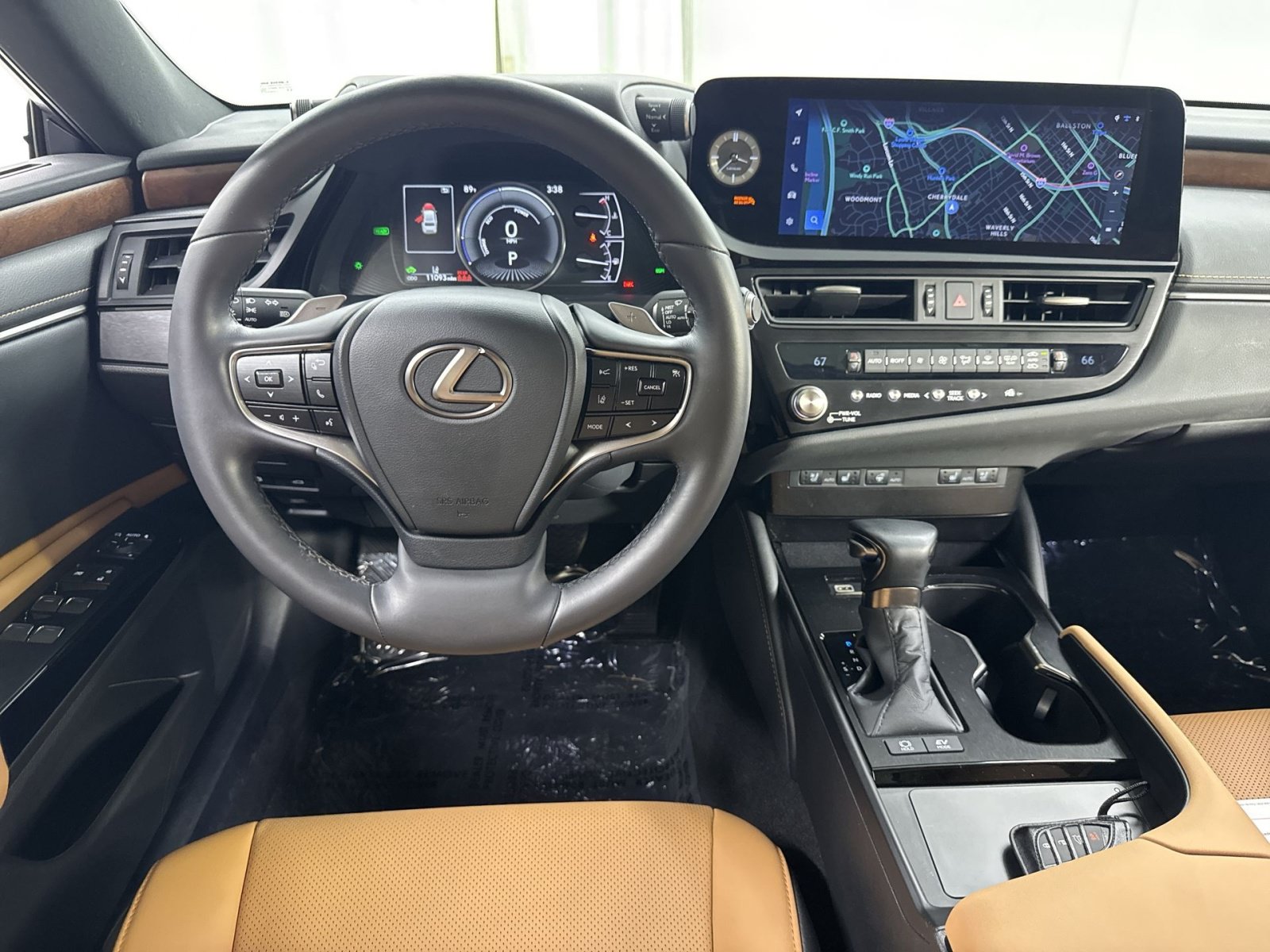 Used 2024 Lexus ES 300h w/ Premium Package FWD image 35