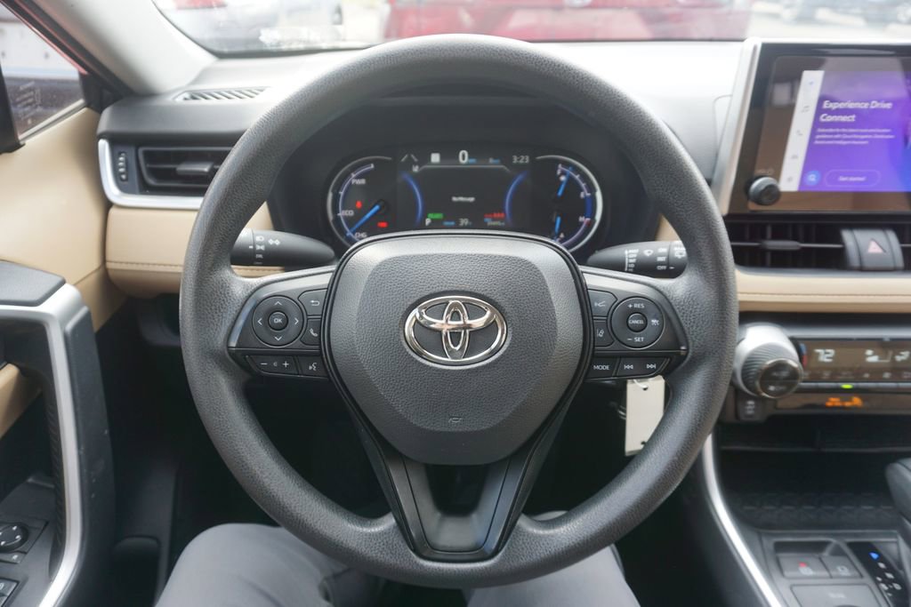 Used 2025 Toyota RAV4 LE image 3