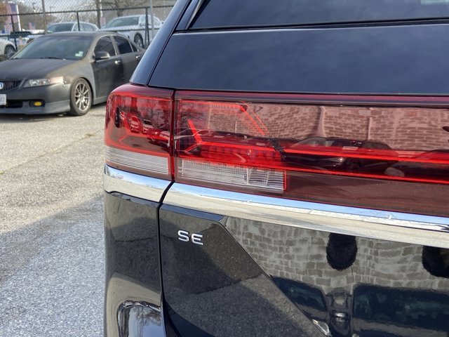 Used 2025 Volkswagen Atlas SE image 34