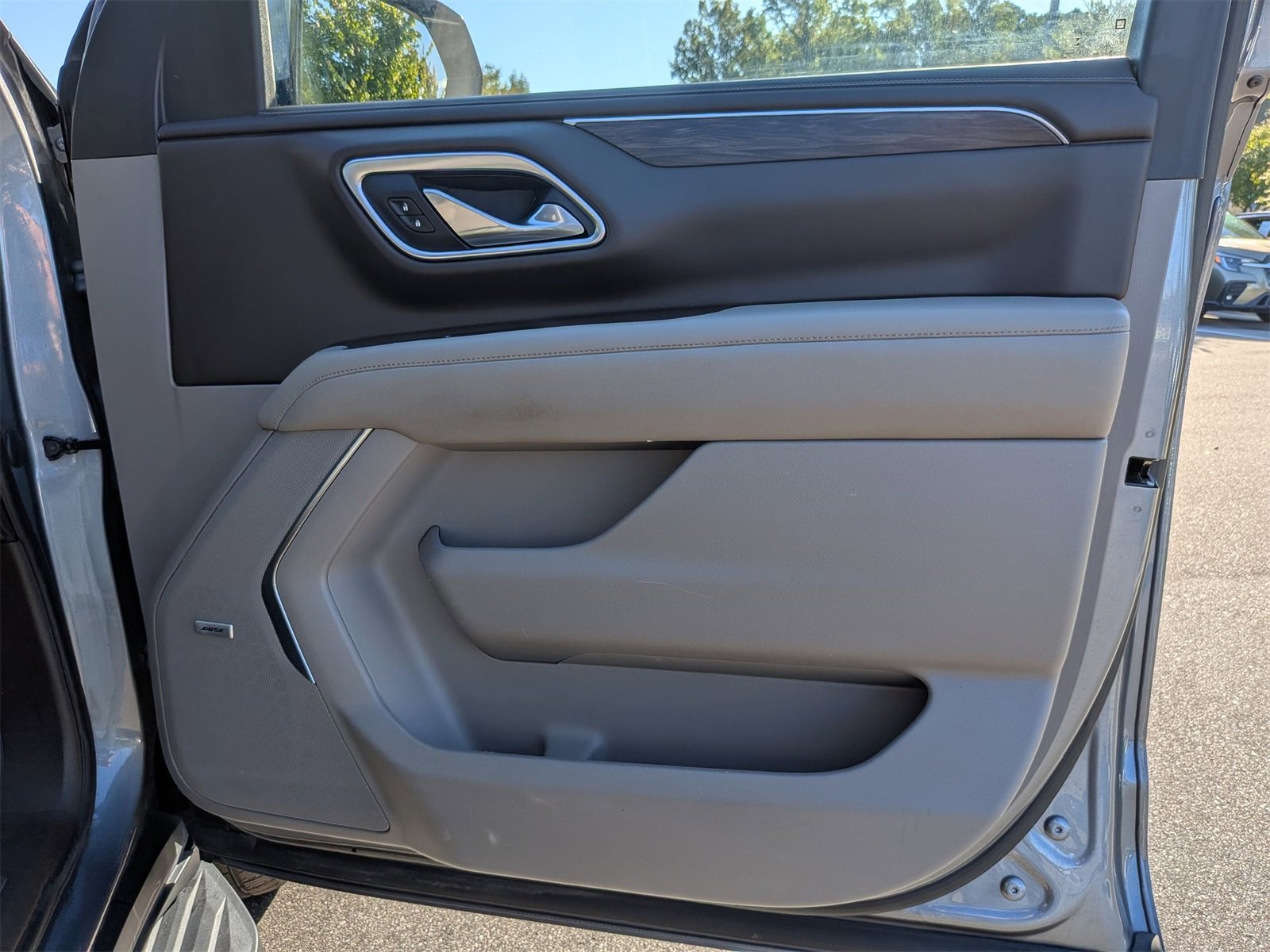 Used 2021 Chevrolet Tahoe LT w/ LT Signature Package image 36