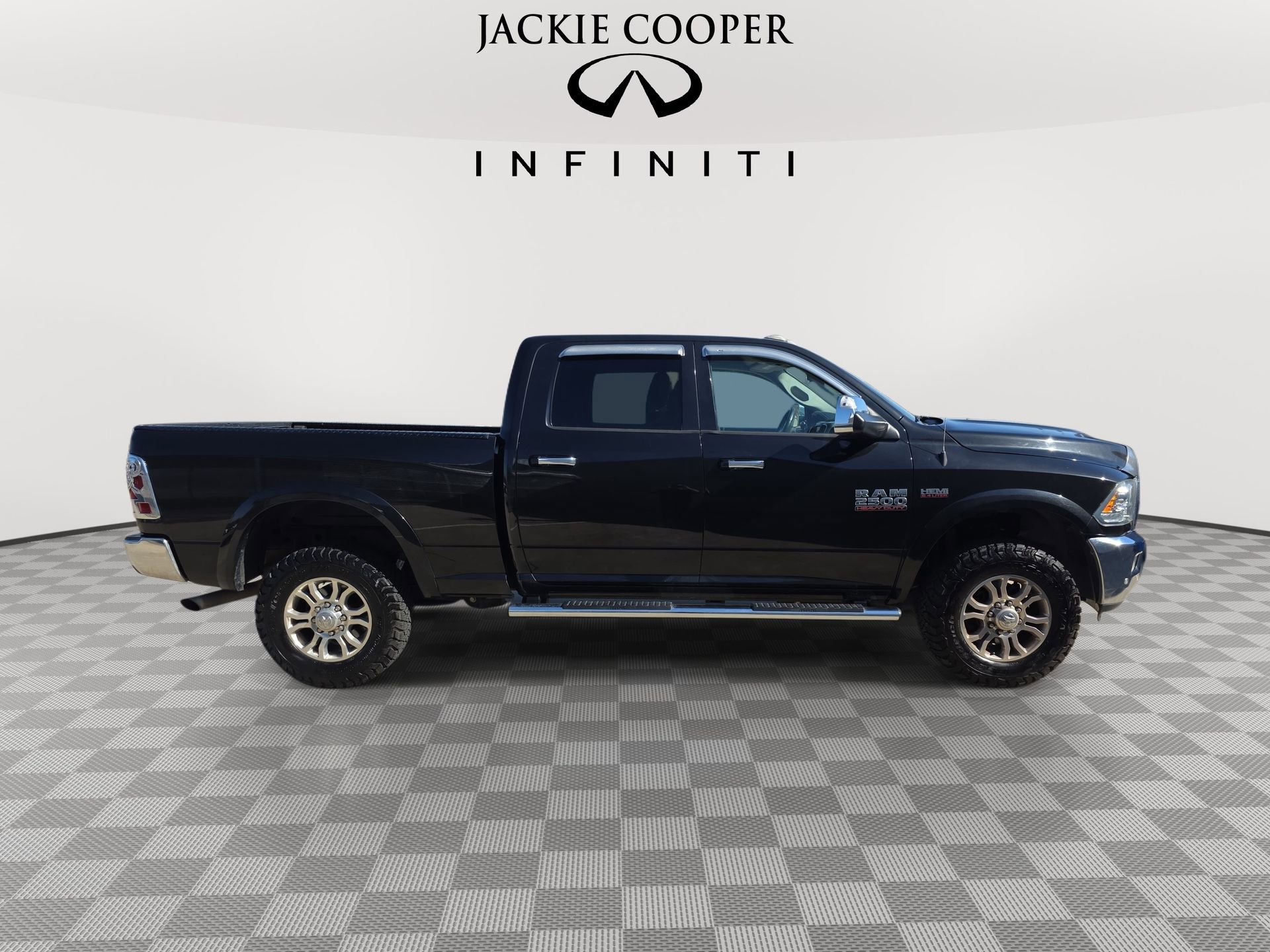 Used 2018 RAM 2500 Laramie w/ Protection Group image 4