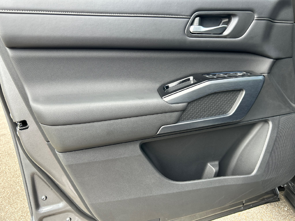 New 2026 Nissan Pathfinder SL FWD image 19