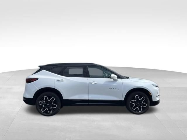 Used 2023 Chevrolet Blazer RS w/ Enhanced Convenience Package AWD/4WD image 6