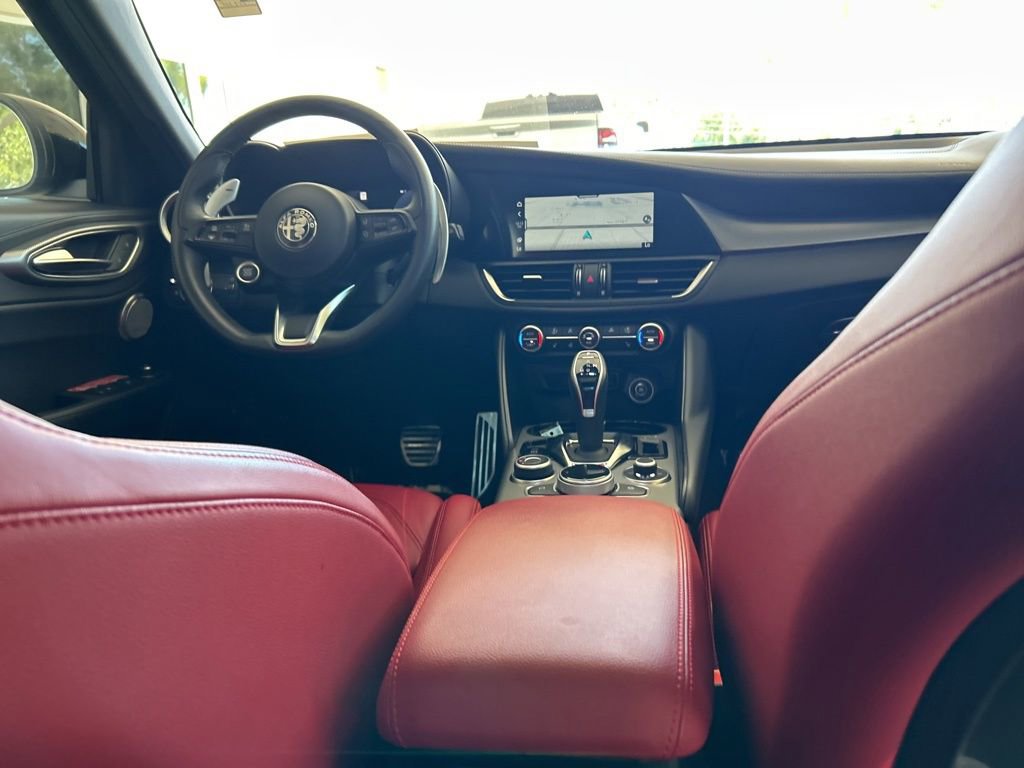 Used 2024 Alfa Romeo Giulia Veloce AWD/4WD image 34