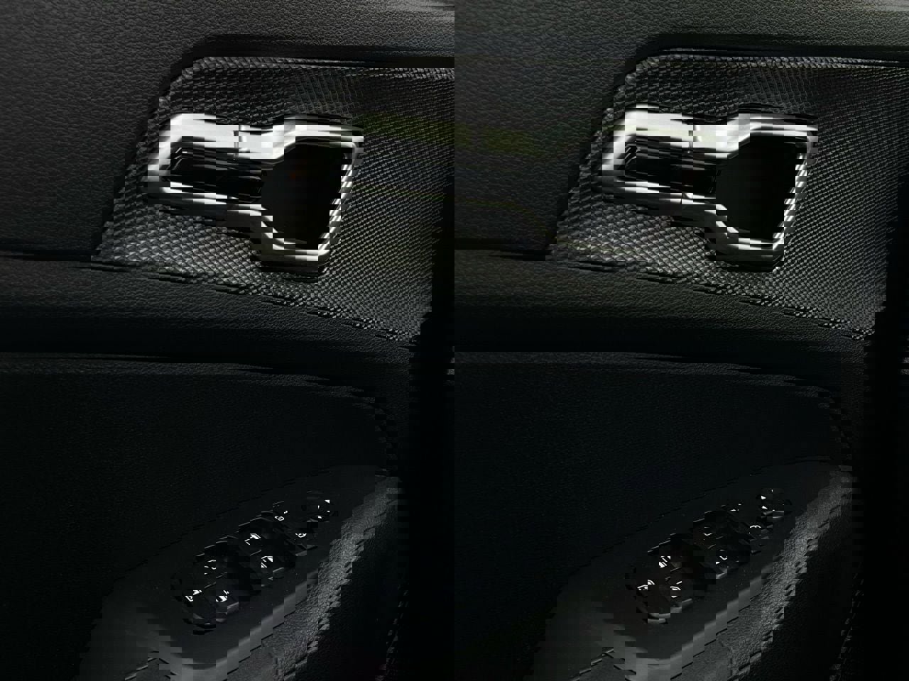 Used 2025 Kia Sportage LX image 19