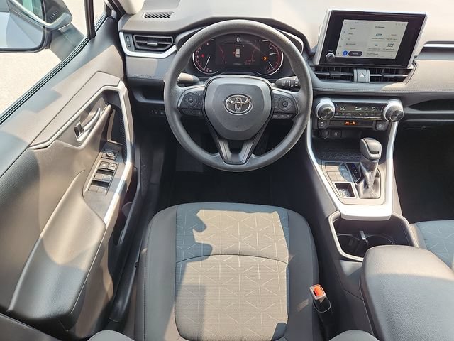 Used 2025 Toyota RAV4 XLE AWD/4WD image 11
