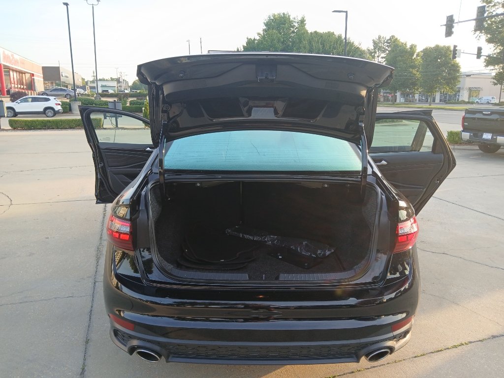 Used 2024 Volkswagen Jetta GLI Autobahn FWD image 21