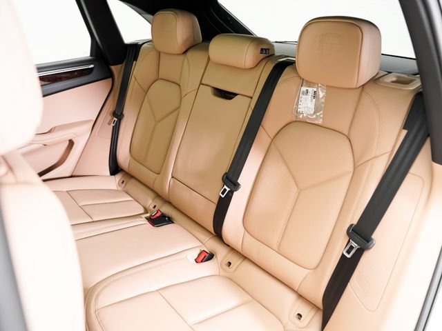 Certified 2026 Porsche Macan AWD/4WD image 27