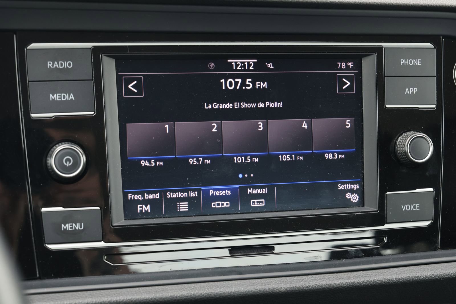 Used 2024 Volkswagen Jetta SE FWD image 21