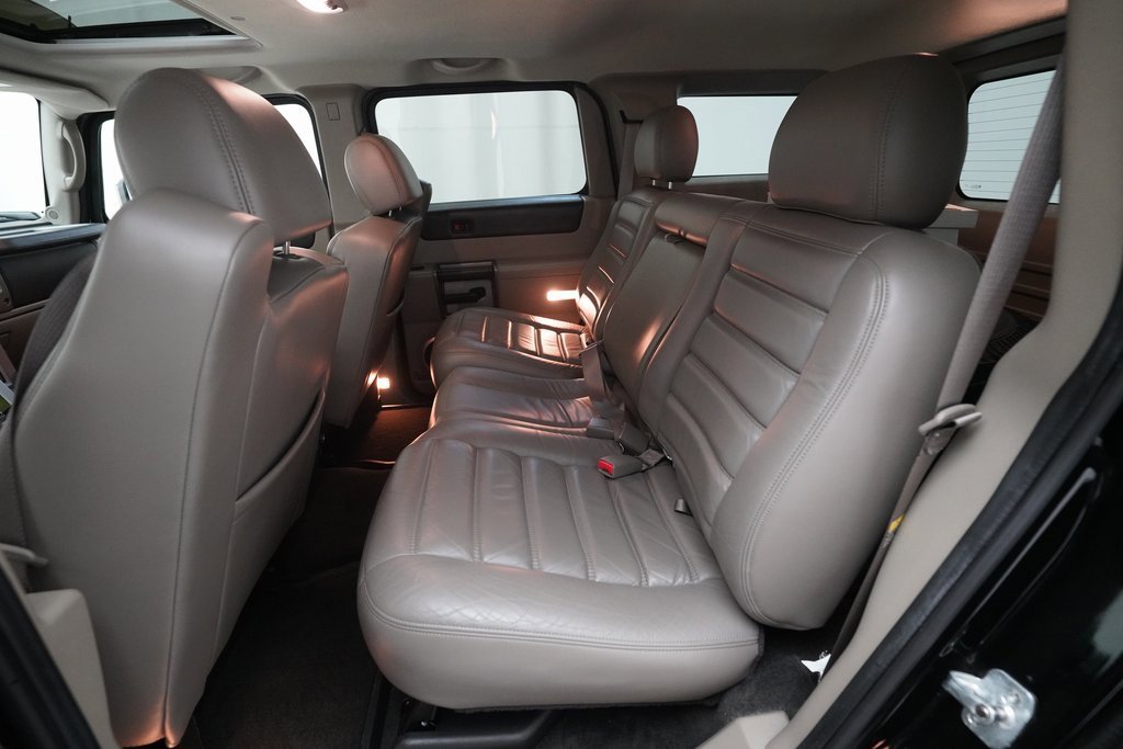 Used 2003 HUMMER H2 w/ Preferred Equipment Group image 33
