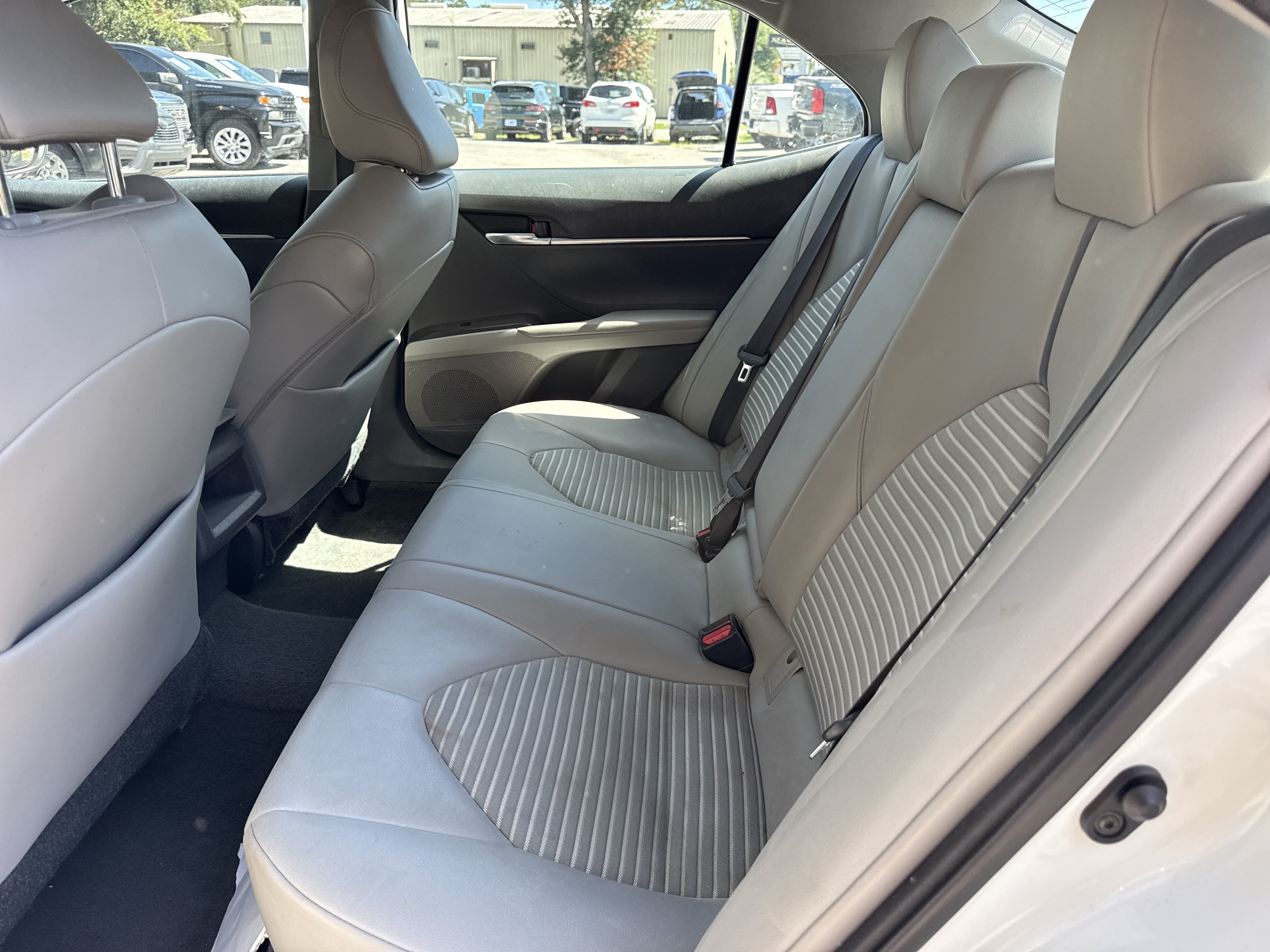 Used 2021 Toyota Camry SE FWD image 10