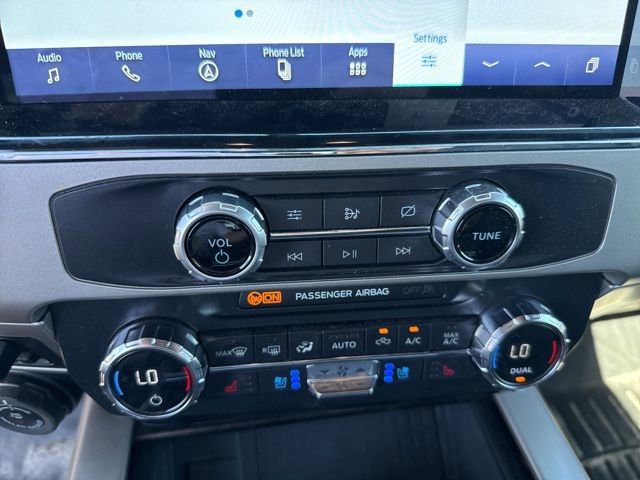 Used 2022 Ford F250 Lariat w/ Black Appearance Package image 11