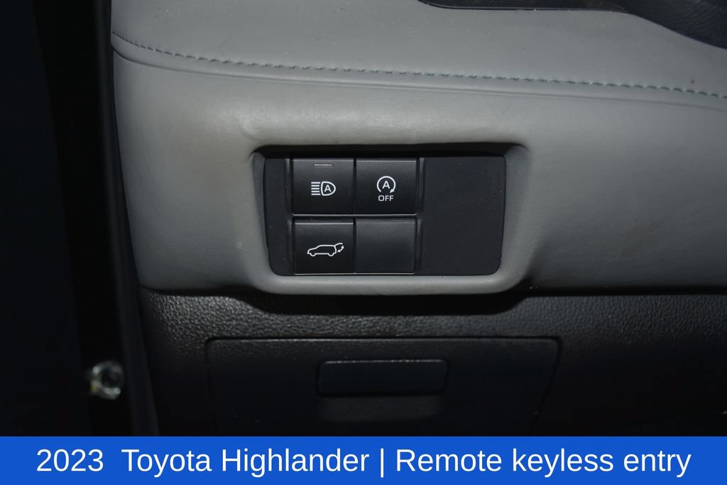 Used 2023 Toyota Highlander LE AWD/4WD image 9