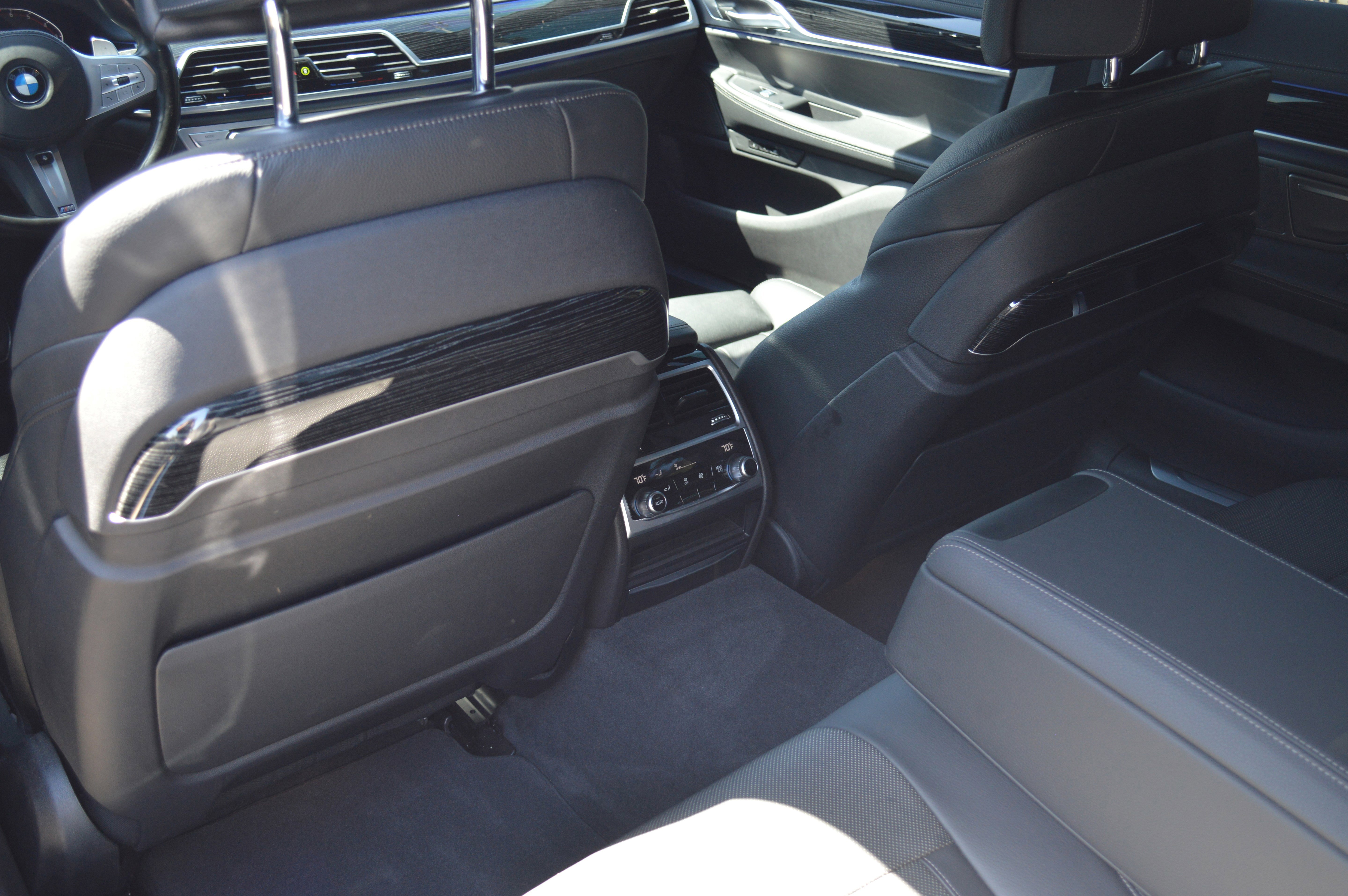 Used 2022 BMW 740i w/ M Sport Package image 28