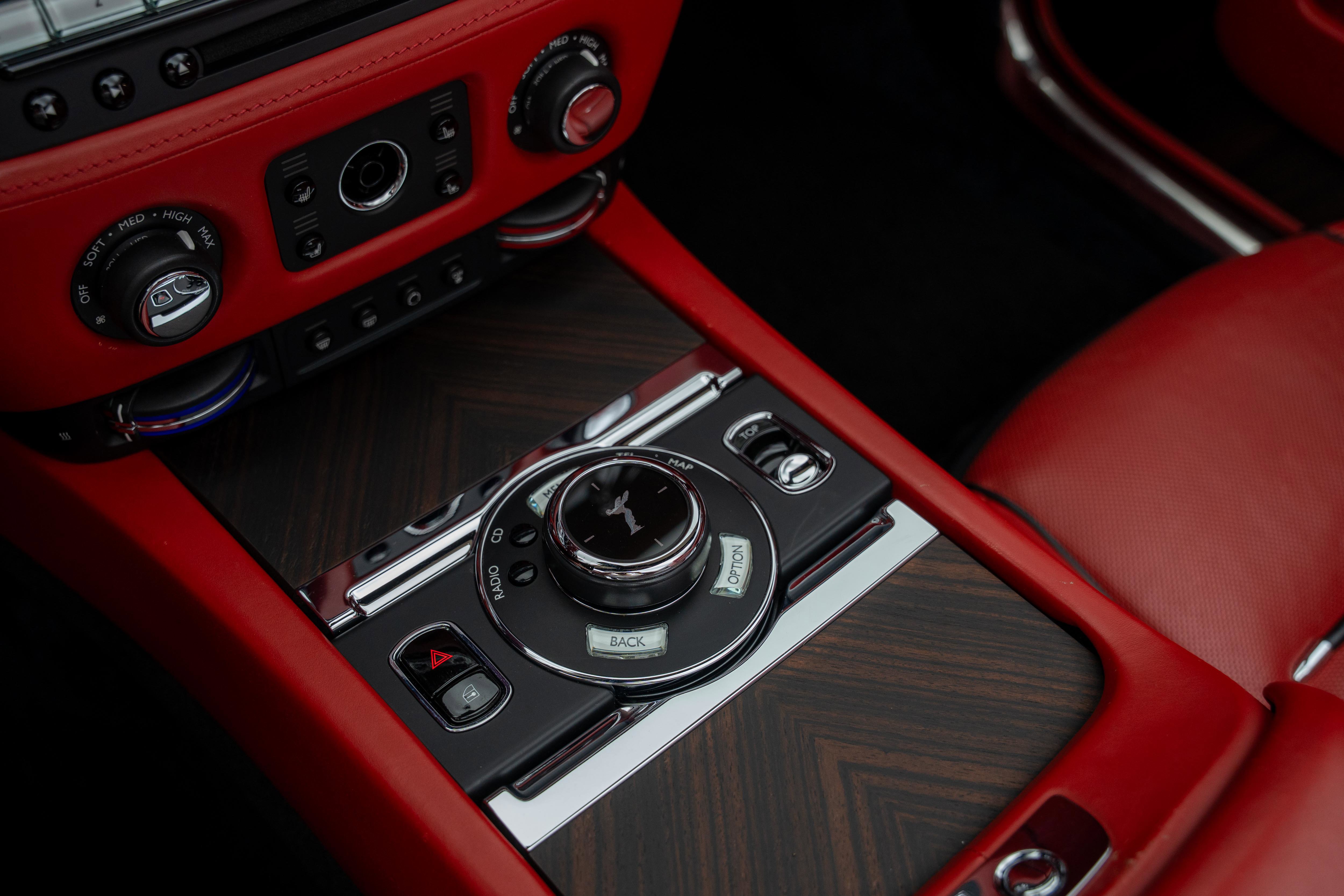 Used 2017 Rolls-Royce Dawn RWD image 74