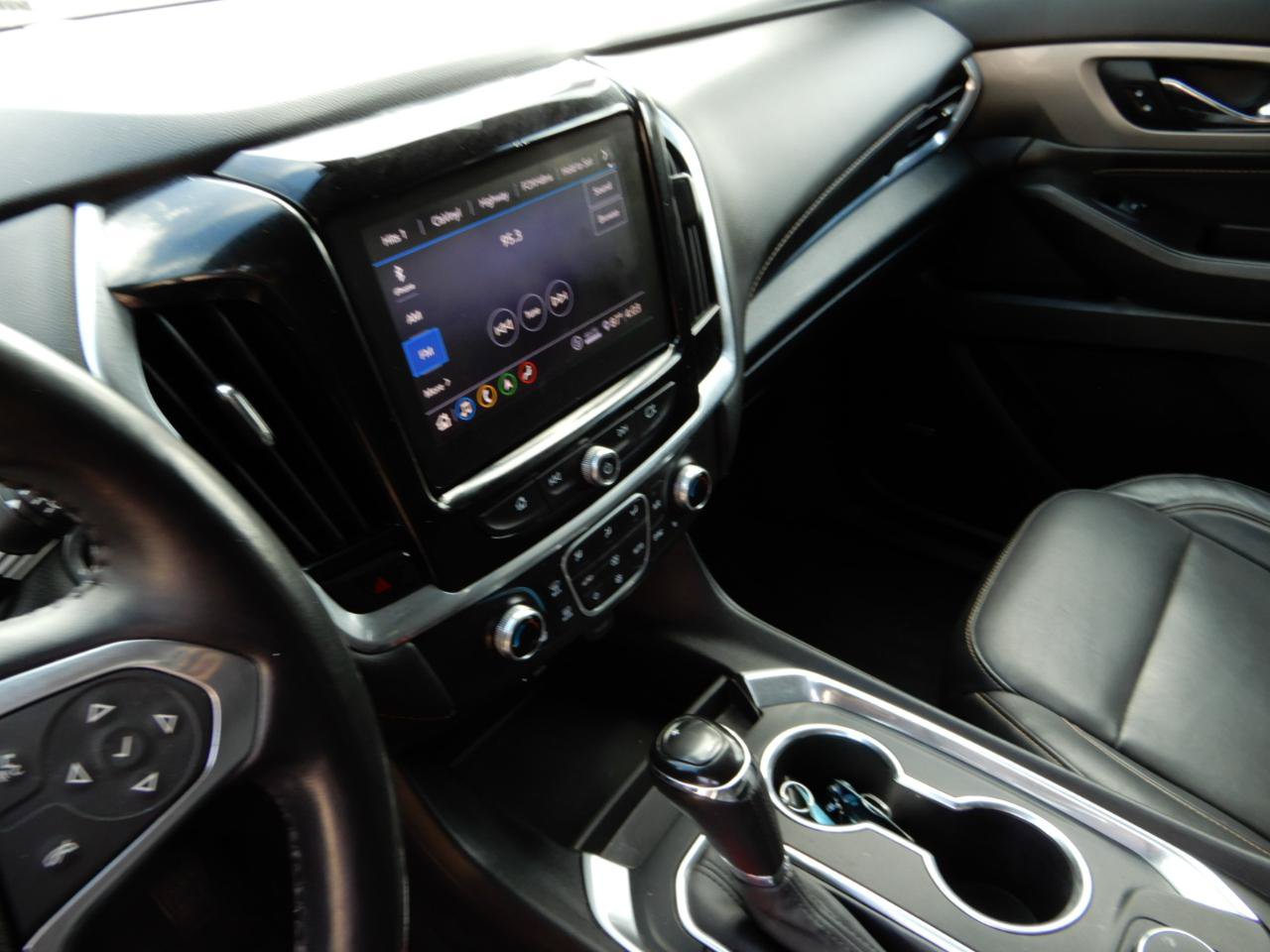 Used 2020 Chevrolet Traverse LT w/ LT Premium Package AWD/4WD image 15