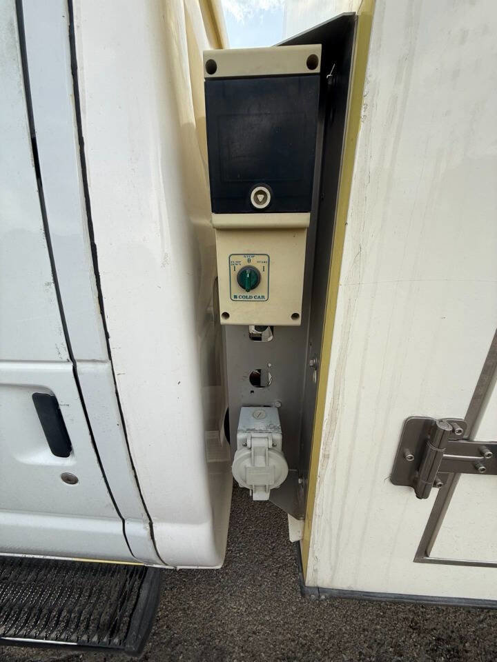 Used 2017 Ford E-450 and Econoline 450 Super Duty w/ Power Windows & Locks Group RWD image 18