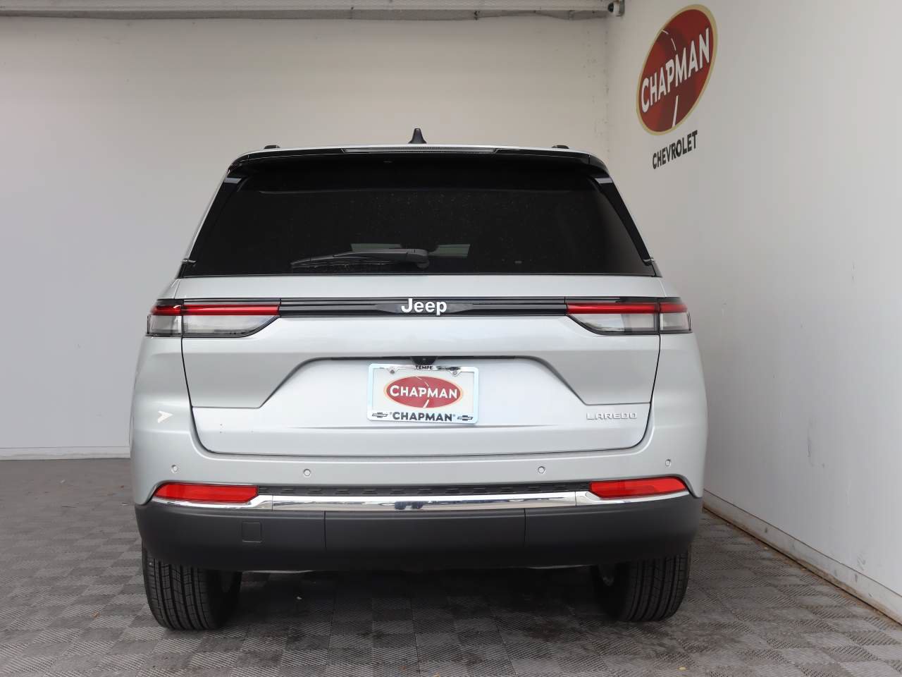 Used 2025 Jeep Grand Cherokee Laredo X w/ Trailer Tow Package RWD image 6