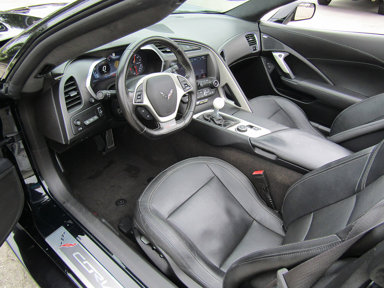 Used 2016 Chevrolet Corvette Z06 w/ 3LZ Preferred Equipment Group RWD image 10