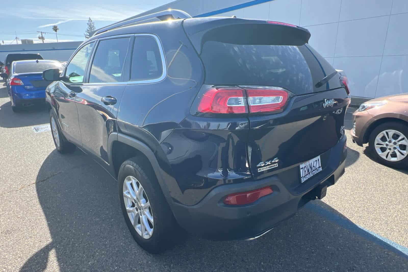 Used 2015 Jeep Cherokee Latitude w/ Comfort/Convenience Group AWD/4WD image 6