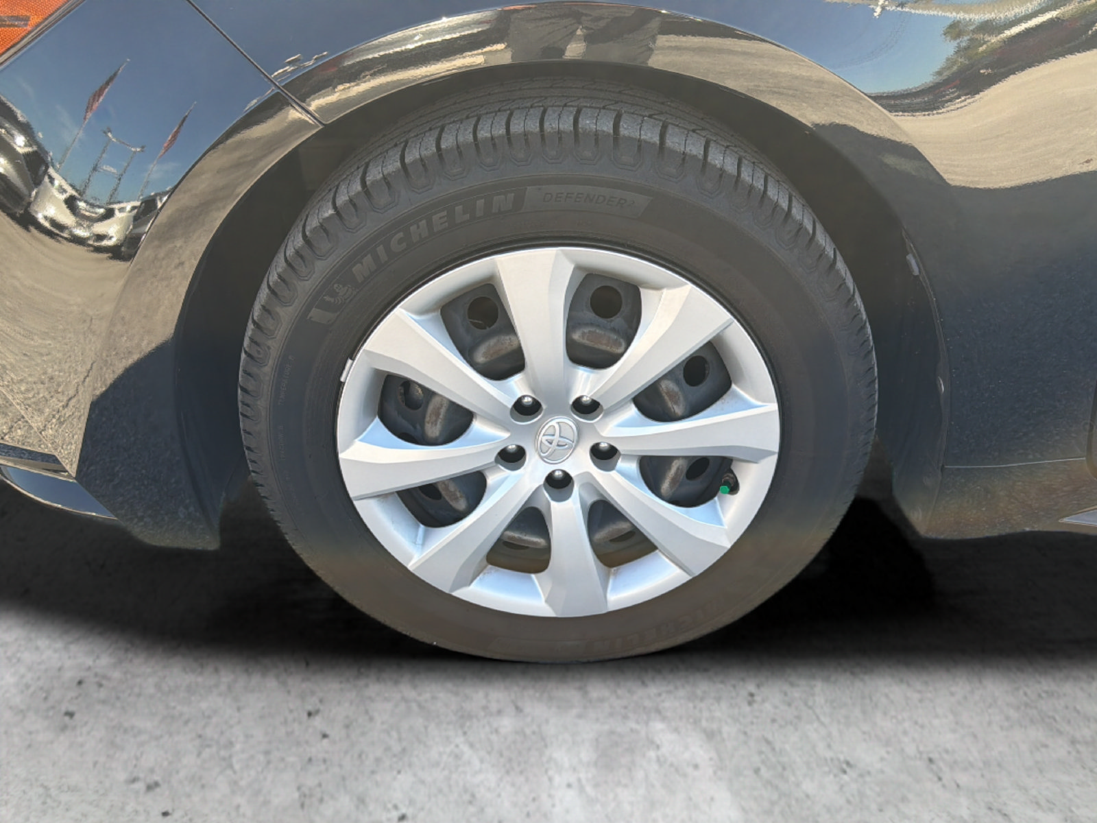 Used 2022 Toyota Corolla LE FWD image 35