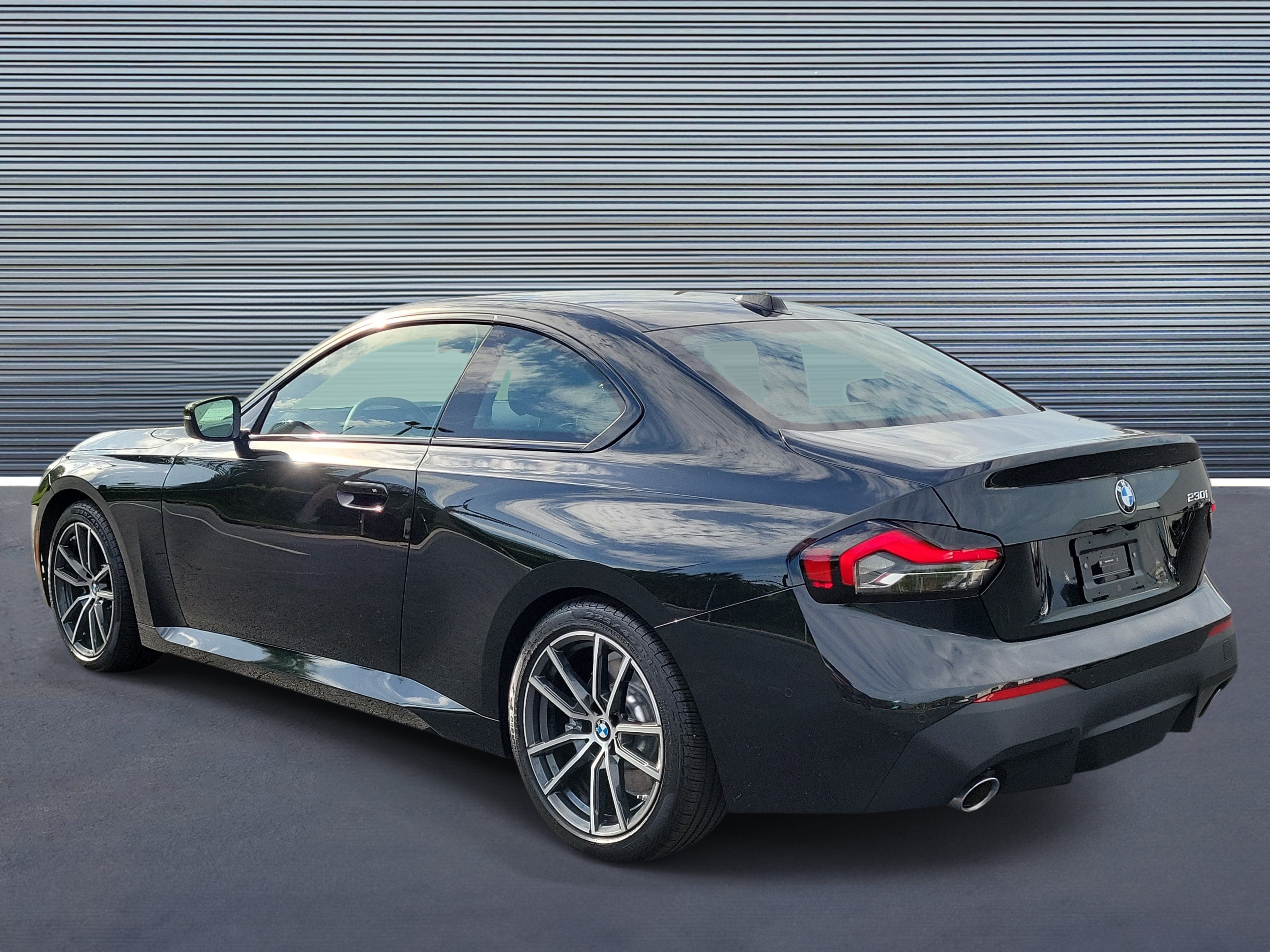 Used 2025 BMW 230i Coupe RWD image 4