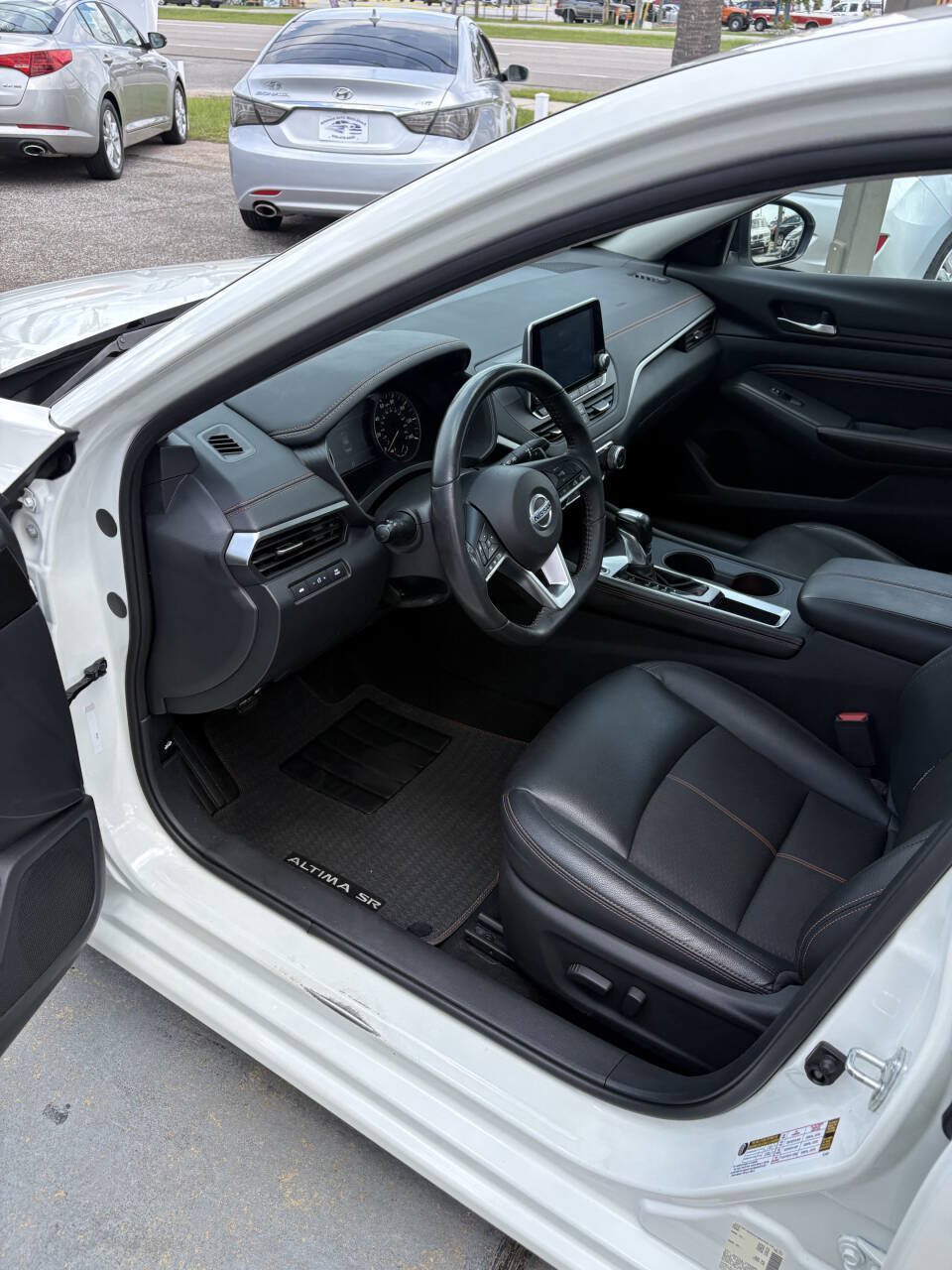 Used 2022 Nissan Altima 2.5 SR FWD image 7