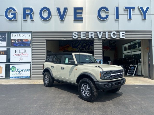 New 2025 Ford Bronco Badlands image 1