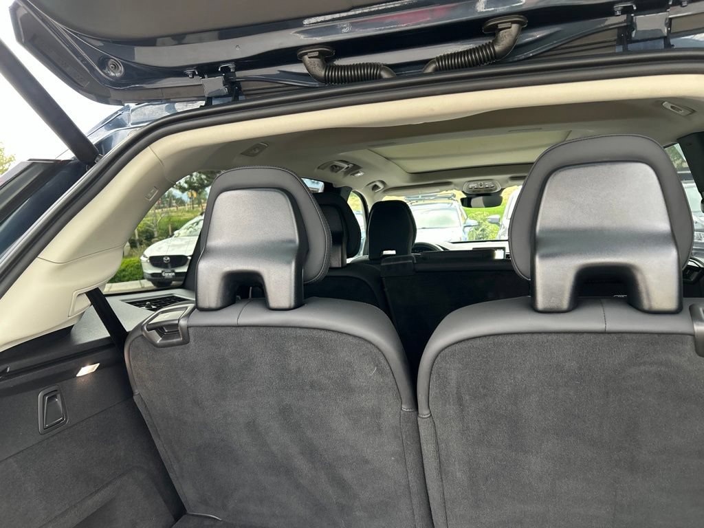Used 2025 Volvo XC90 B6 Plus AWD/4WD image 17
