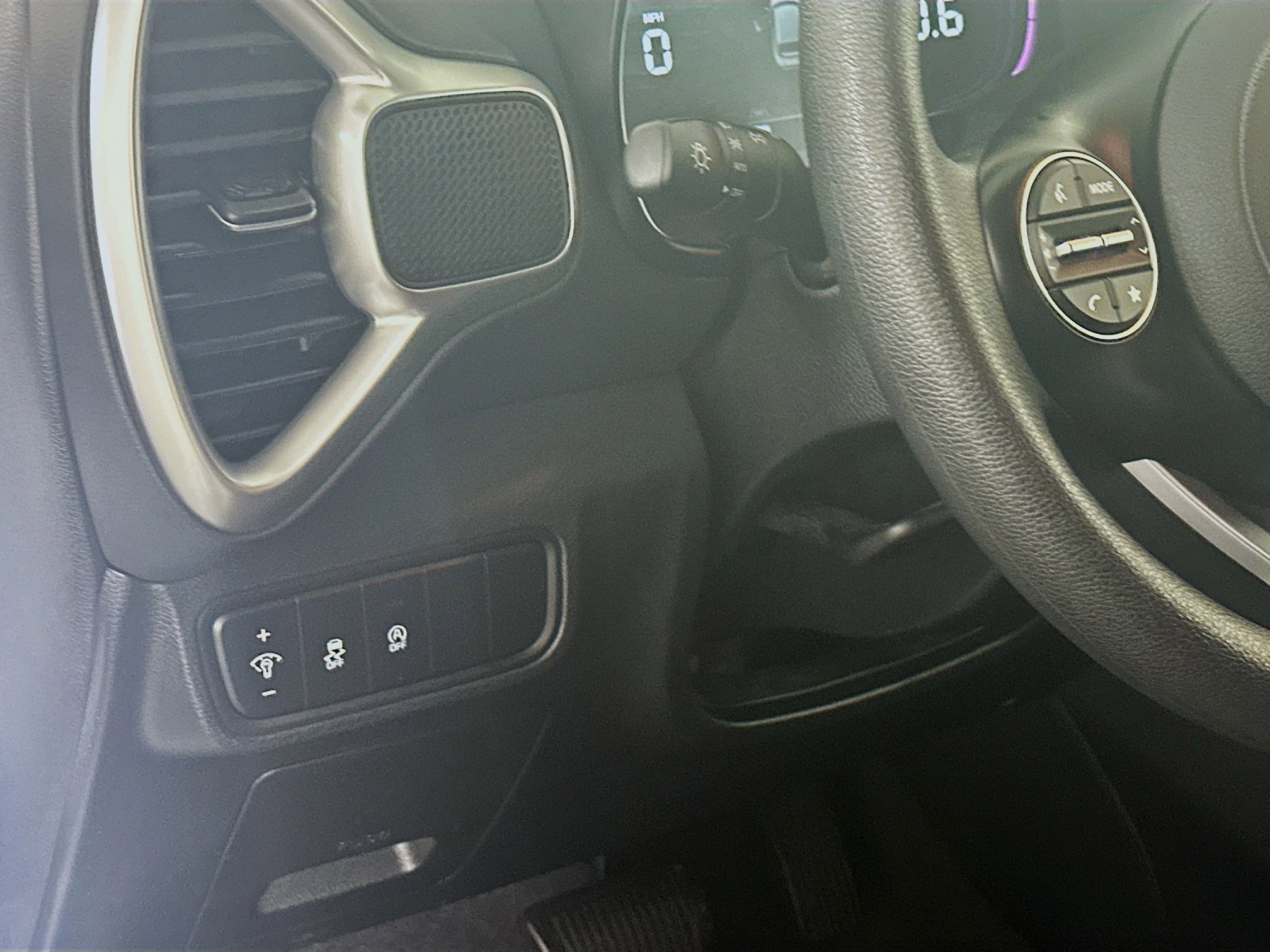 Used 2025 Kia Soul LX w/ LX Technology Package FWD image 17