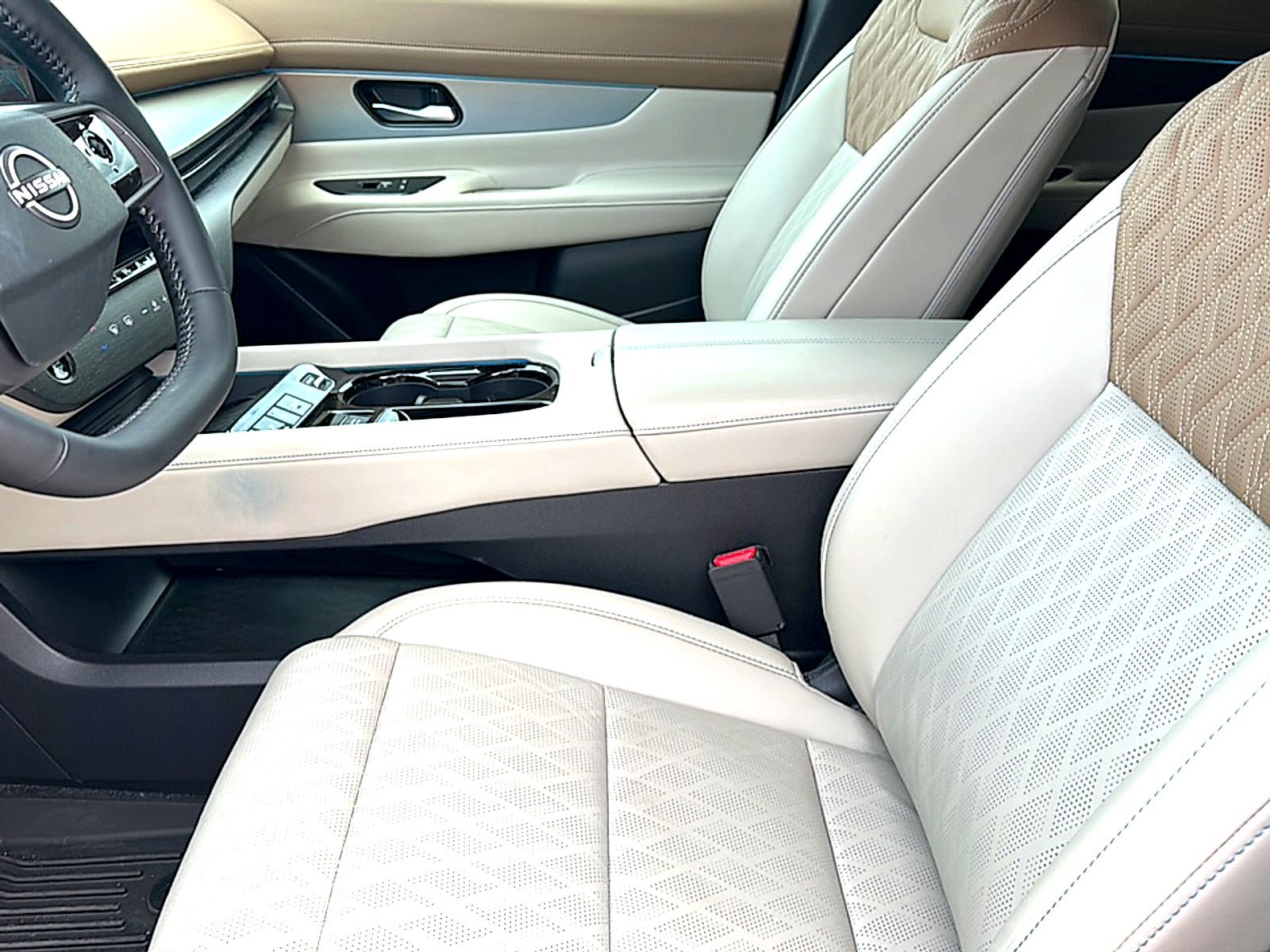Certified 2025 Nissan Murano Platinum w/ Cargo Package AWD/4WD image 6