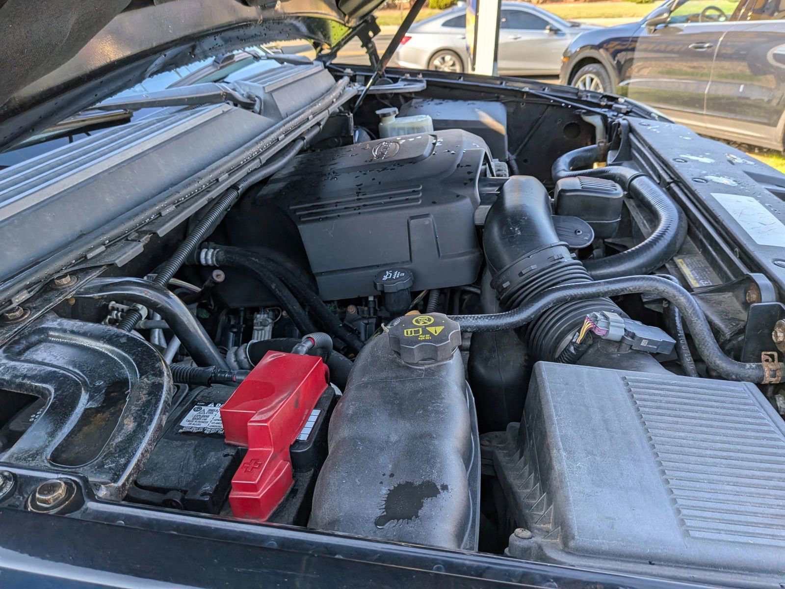 Used 2011 Cadillac Escalade Premium image 18