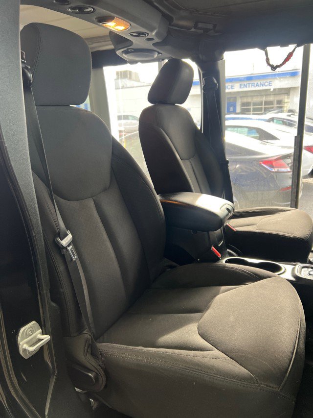 Used 2013 Jeep Wrangler Unlimited Sport image 13