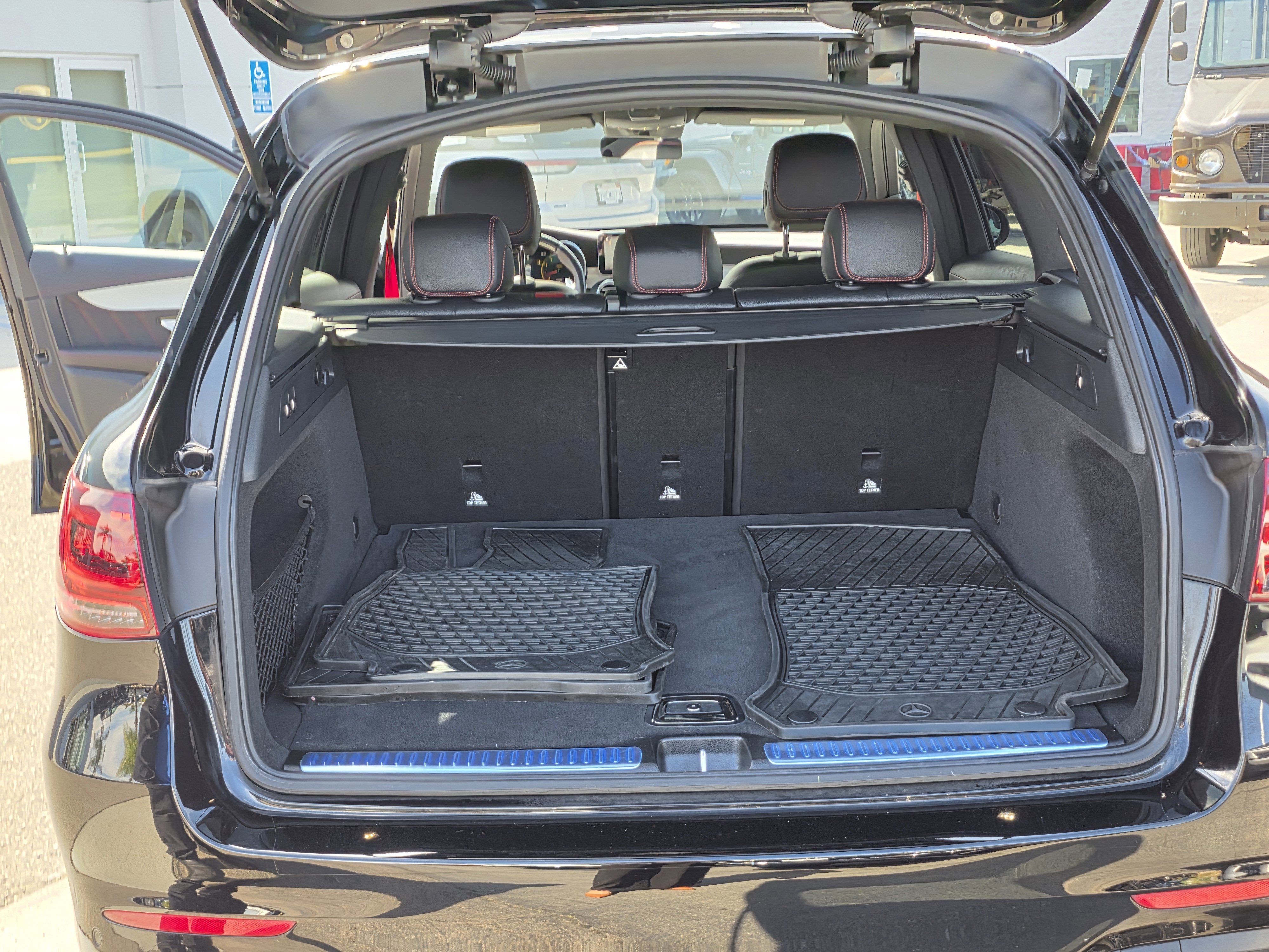 Used 2022 Mercedes-Benz GLC 43 AMG 4MATIC image 10