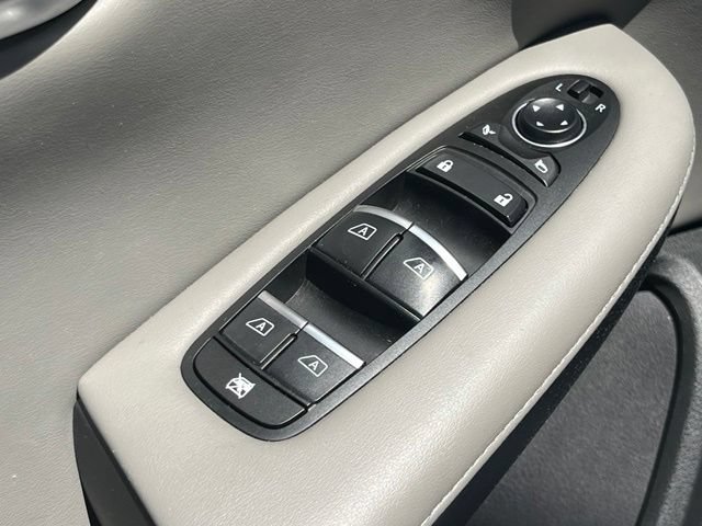 Certified 2023 INFINITI QX50 Luxe FWD image 10