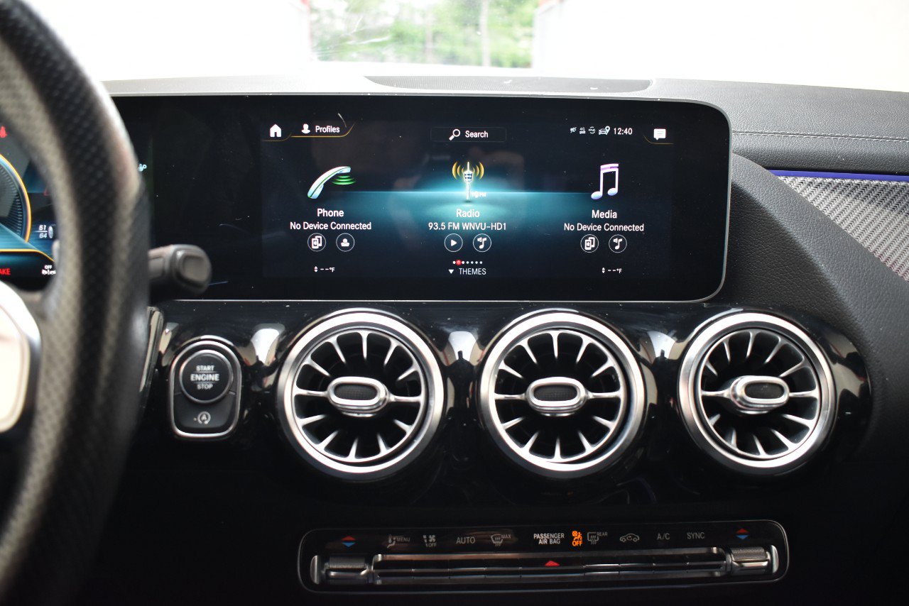 Used 2021 Mercedes-Benz GLA 35 AMG 4MATIC w/ Premium Package image 27