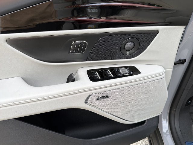 New 2026 Lincoln Nautilus Premier w/ Equipment Group 102A AWD/4WD image 13